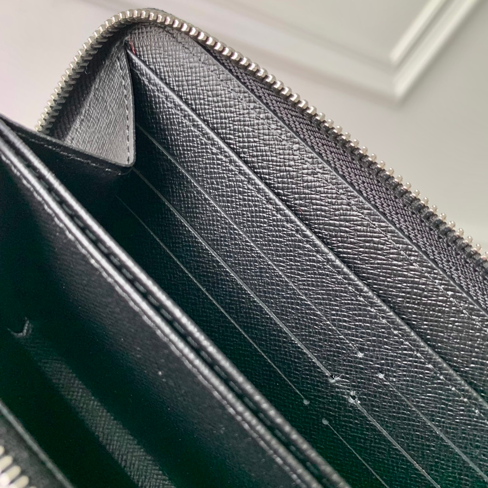 Louis Vuitton Zippy Wallet