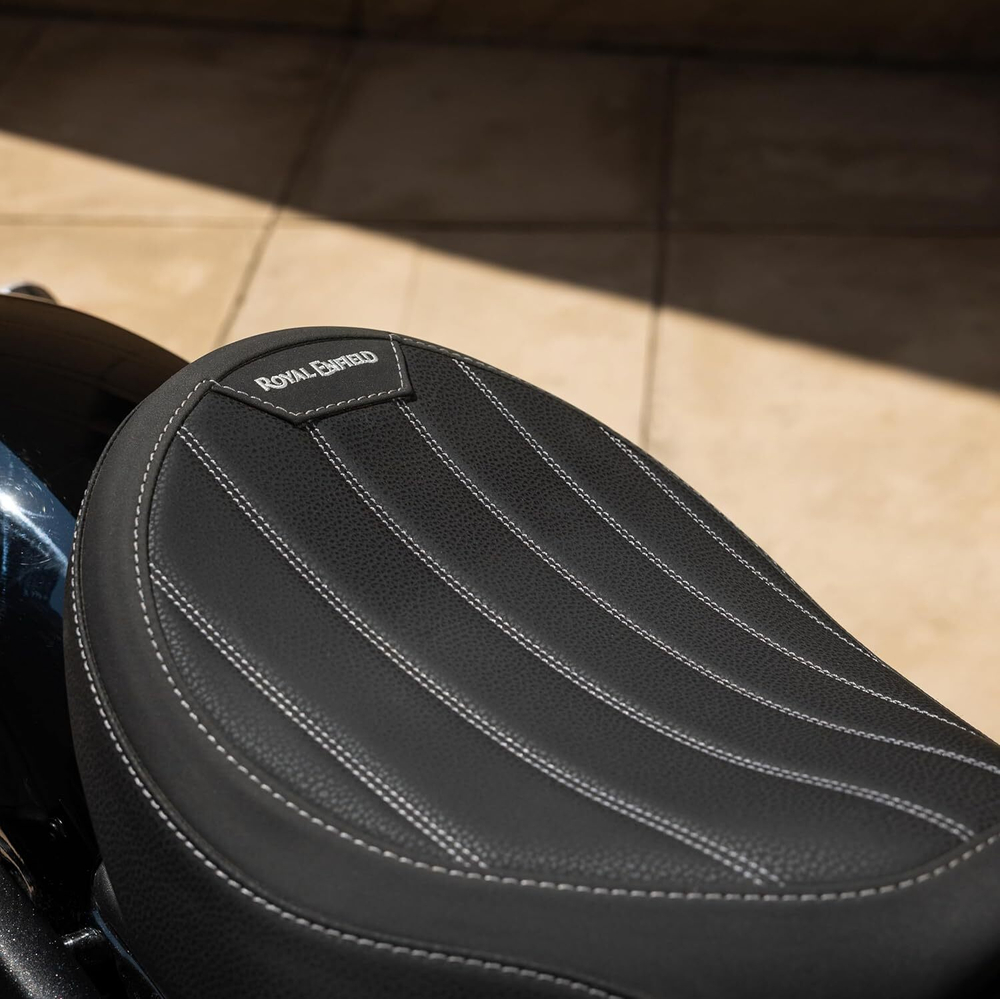 Водительское сиденье Royal Enfield Black Signature Shotgun 650 KXA00241