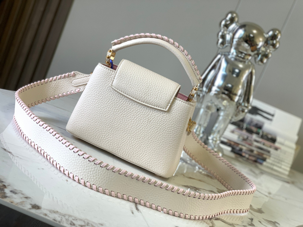 Louis Vuitton Capucines Mini