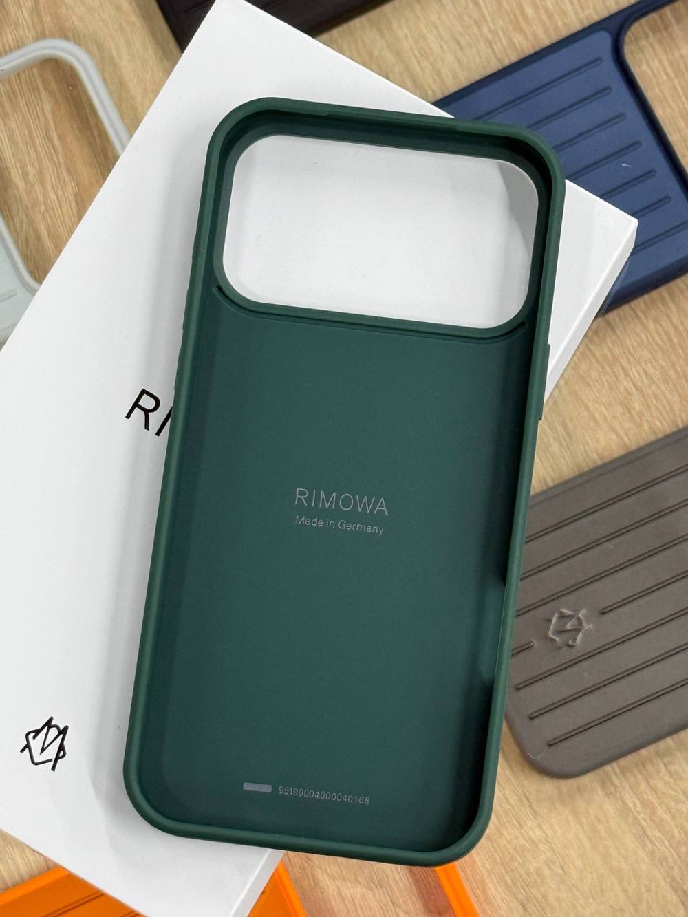 Чехол на iPhone 17 Pro Max Rimowa