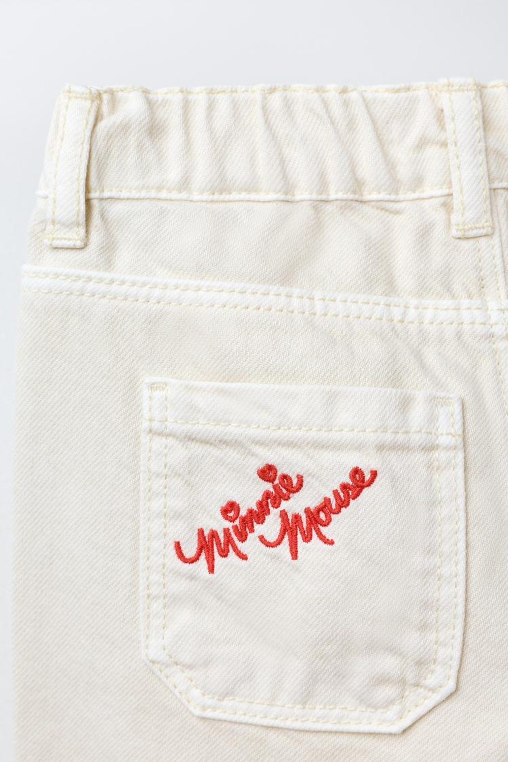 ZARA БРЮКИ-КЮЛОТЫ ИЗ САРЖИ С ВЫШИВКОЙ «МИННИ МАУС» © DISNEY, ЭКРЮ