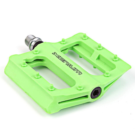 Педали Xenium P-12 пром. подш. шипы пластик 324гр Green