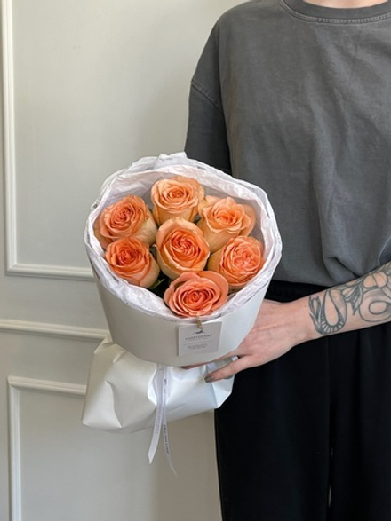 Моно букет из одноголовых роз