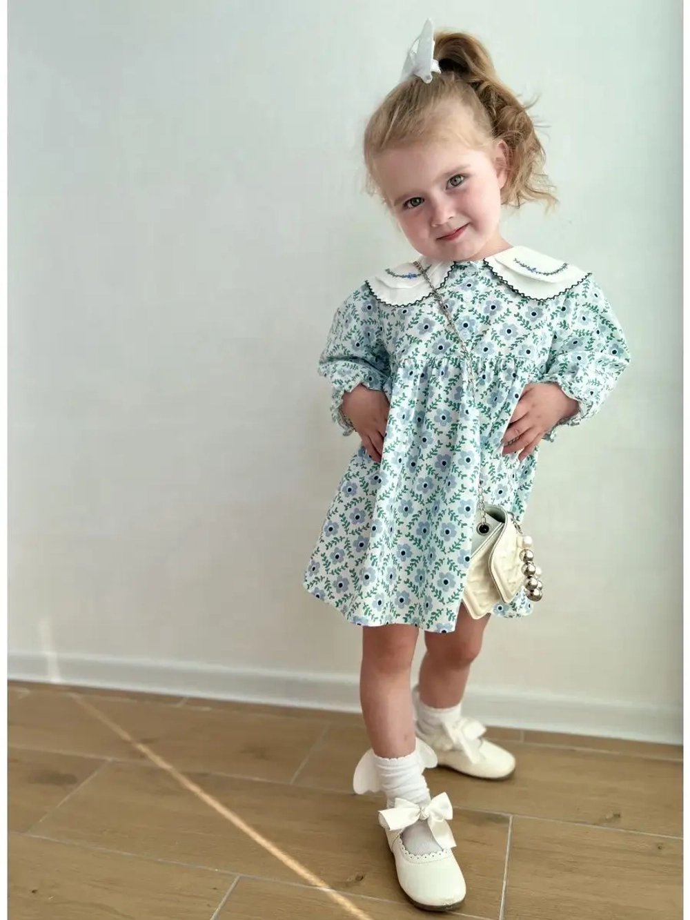 Платье нарядное с воротничком