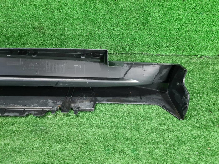 Наклад порога левая Mercedes ML GLE W166 (2011-2018)