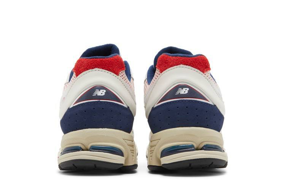 Кроссовки New Balance Nb 2002R Team Red Navy Pouch