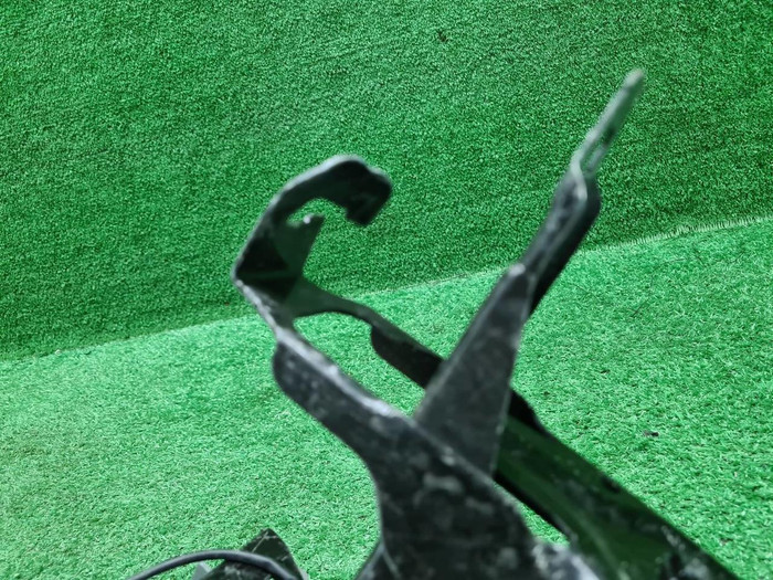 Кронштейн фары левый BMW 3er G20 (2018-н.в.)