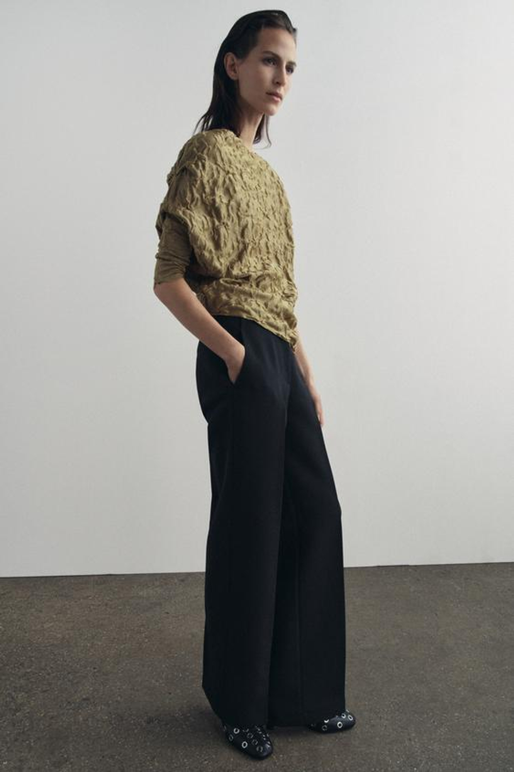 ZARA ТРИКОТАЖНЫЙ ТОП АСИММЕТРИЧНОГО КРОЯ, ЗОЛОТИСТЫЙ