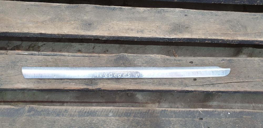 Накладка стекла заднего левого Mercedes GLC (X253) 15-нв Б/У Оригинал A2536700122