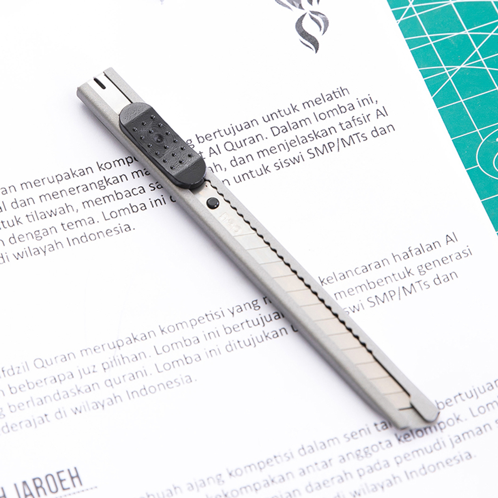 Нож канцелярский DELI, 9 мм, металлический корпус