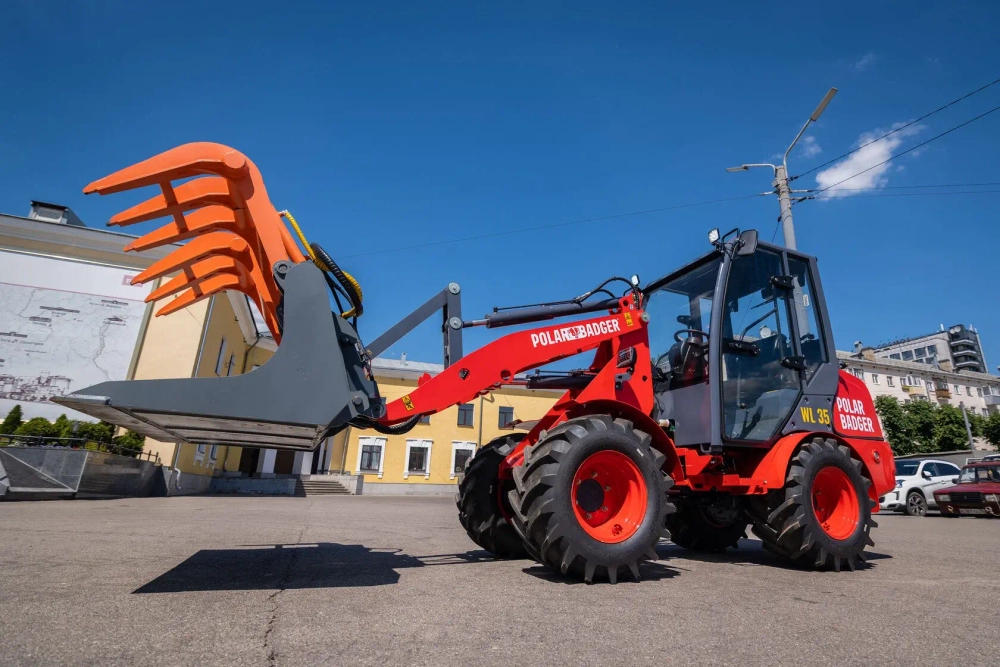Погрузчик POLAR BADGER WL35