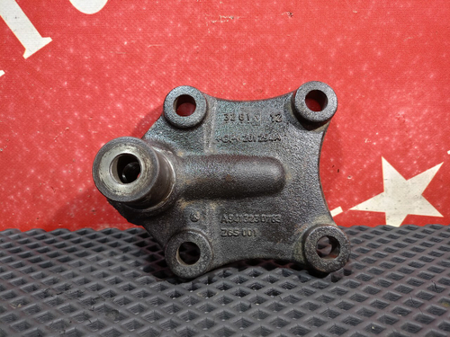 Кронштейн переднего стабилизатора