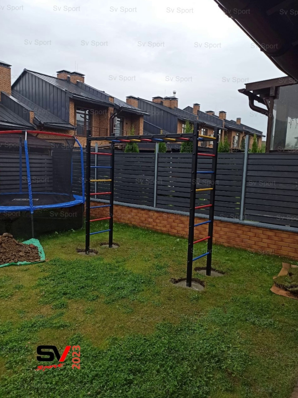 Монтаж уличной шведской стенки Sv Sport Рукоход (4 вертикальных столба)