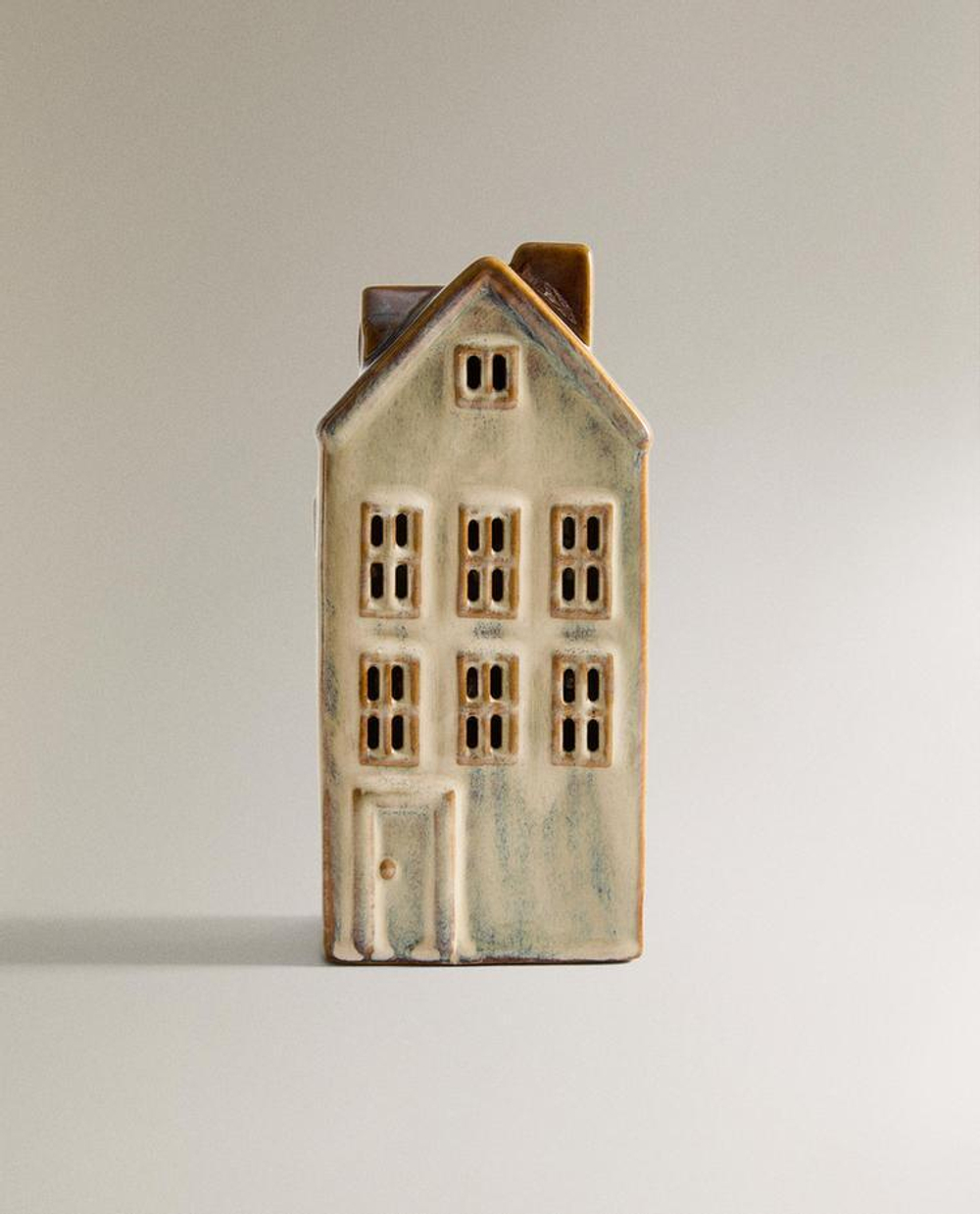 ZARA HOME РОЖДЕСТВЕНСКОЕ УКРАШЕНИЕ «ФАРФОРНЫЙ ДОМИК» С ПОДСВЕТКОЙ, КОРИЧНЕВЫЙ