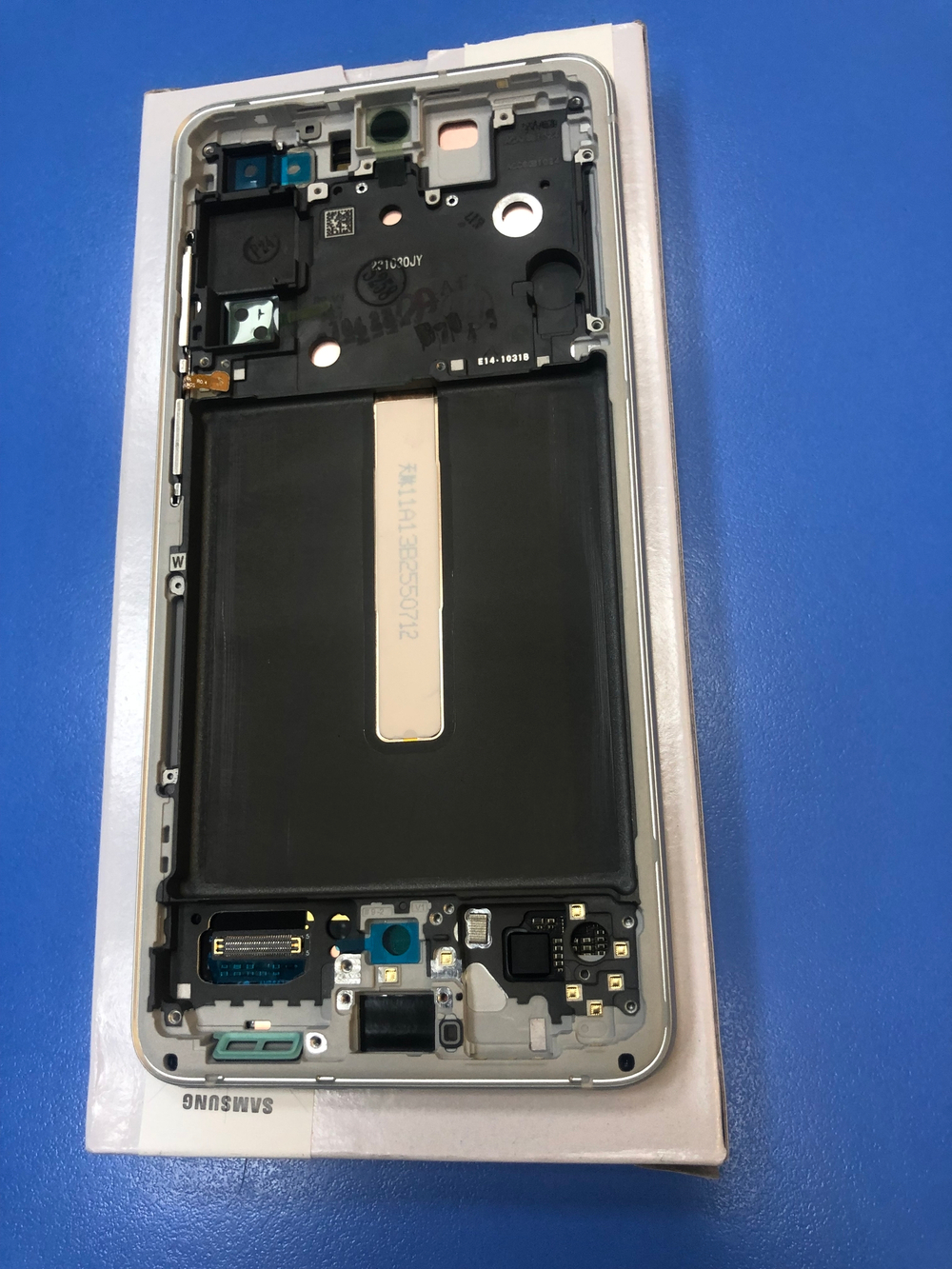 Самсунг G990  Galaxy S21 FE   Дисплей в сборе с тачскрином и рамкой белый Оригинал Сервисный