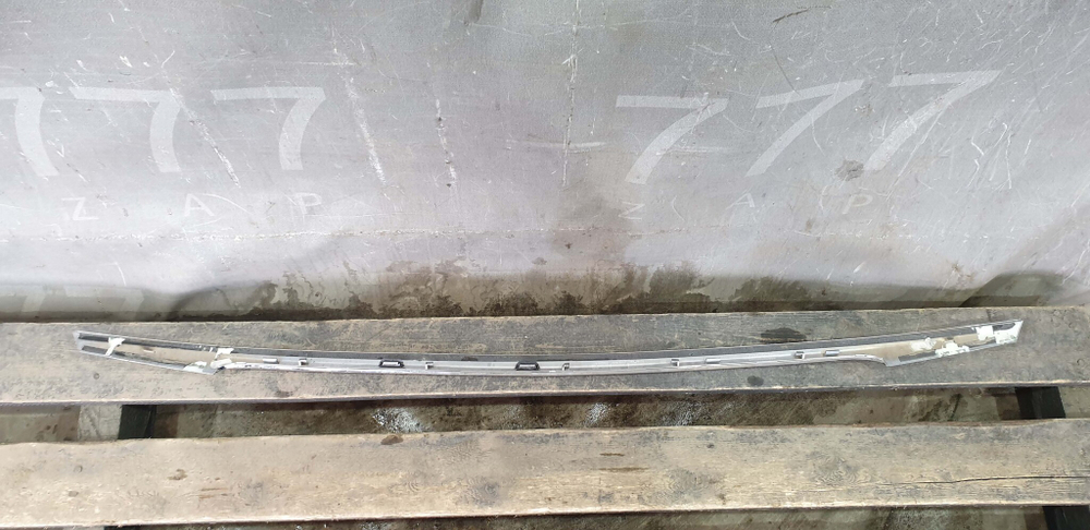 Молдинг крышки багажника Mercedes S (W222)  Б/У Оригинал A2227570100