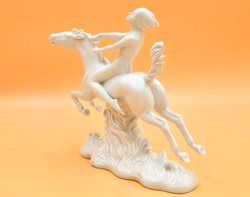 Фарфоровая статуэтка "Огненный всадник" (Feuerreiterin). Фарфор, глазурь. Валлендорф. до 1953 г.