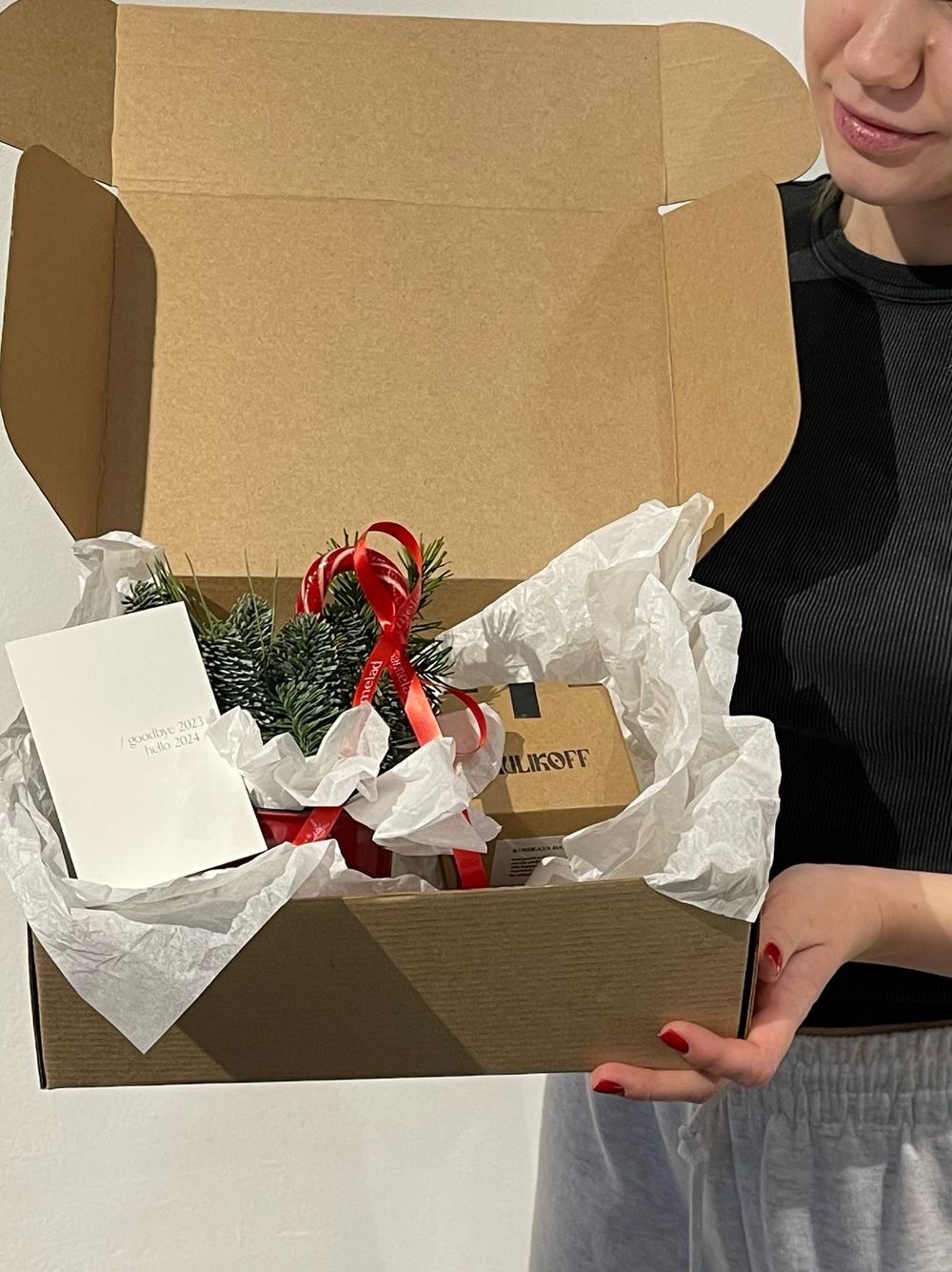 Новогодний бокс с кружкой красной