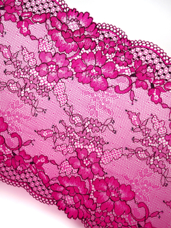 Эластичное кружево фуксия с чёрным ширина 17.5 см