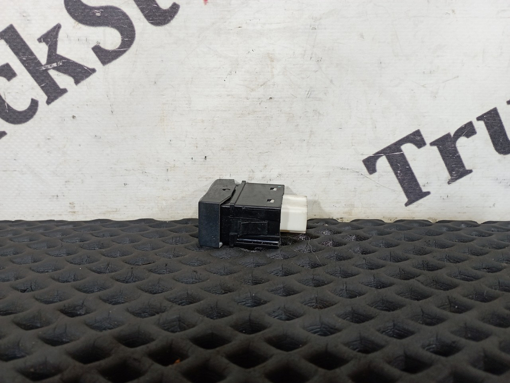 Кнопка включения контроля полосы