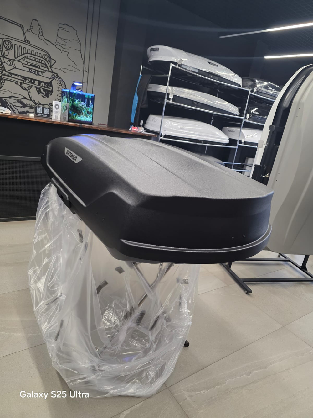 Бокс BROOMER Trekka (чёрный матовый,скобы) 187x89х40см. 430л. 11.146.01