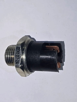 Выключатель света заднего хода большой (1352.3768-03) (ЭМИ)