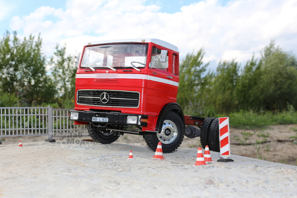 Кабина Mercedes-Benz 1632. Масштаб 1:14