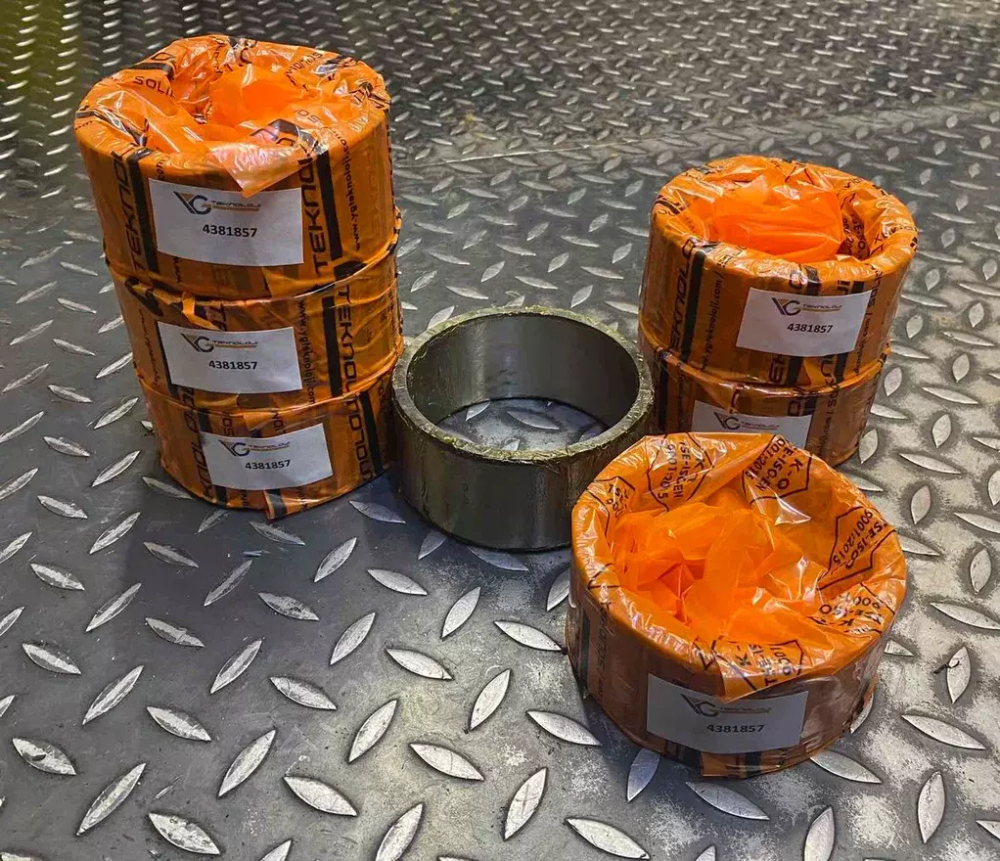 Втулка 4381857