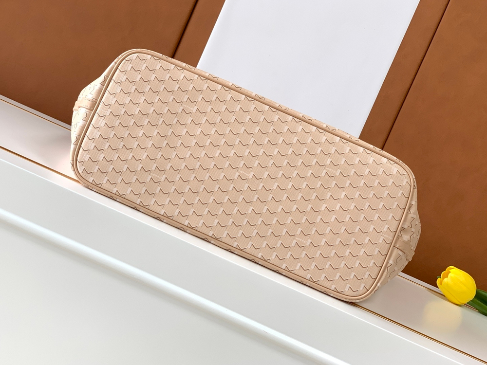 Moynat M Tote GM