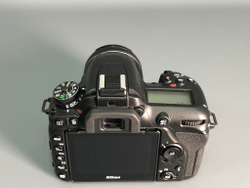 Фотоаппараты Nikon d7500+kit 18-55 2.500 кадров