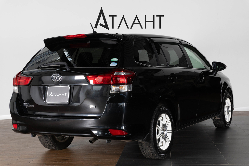 Toyota Corolla Fielder, 2017 год