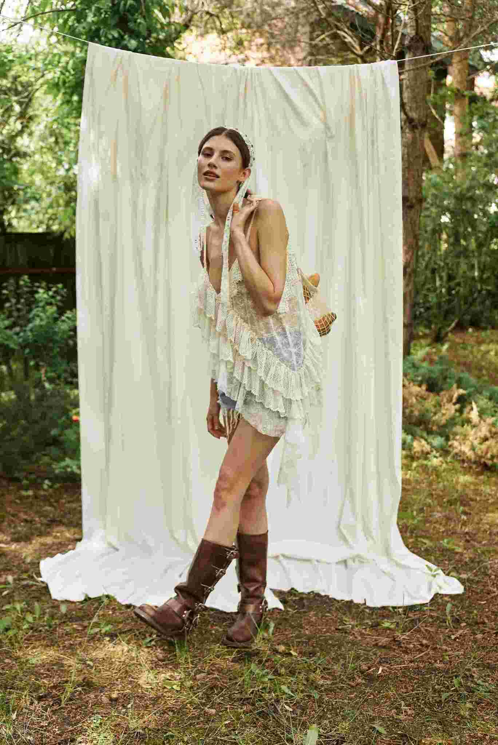 Асимметричный топ на бретелях