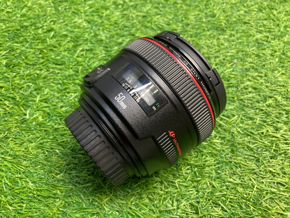 Canon EF 50mm 1.2L USM