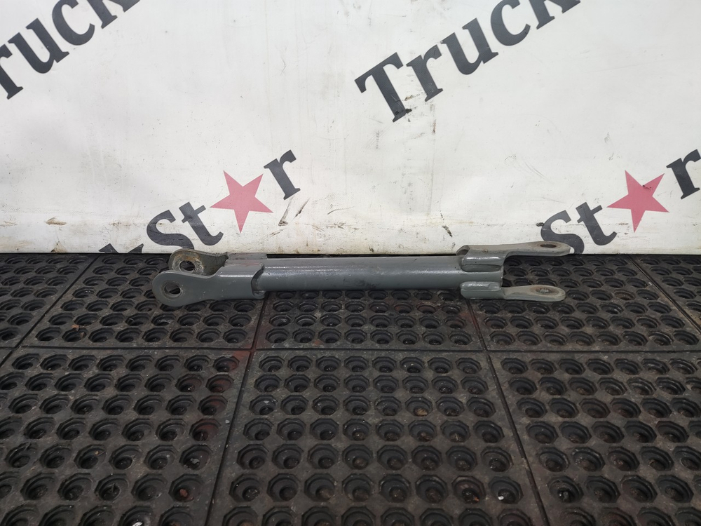 Стойка заднего стабилизатора правая 2023г