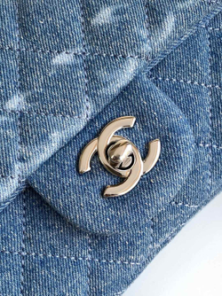 Chanel Bag 20 cm