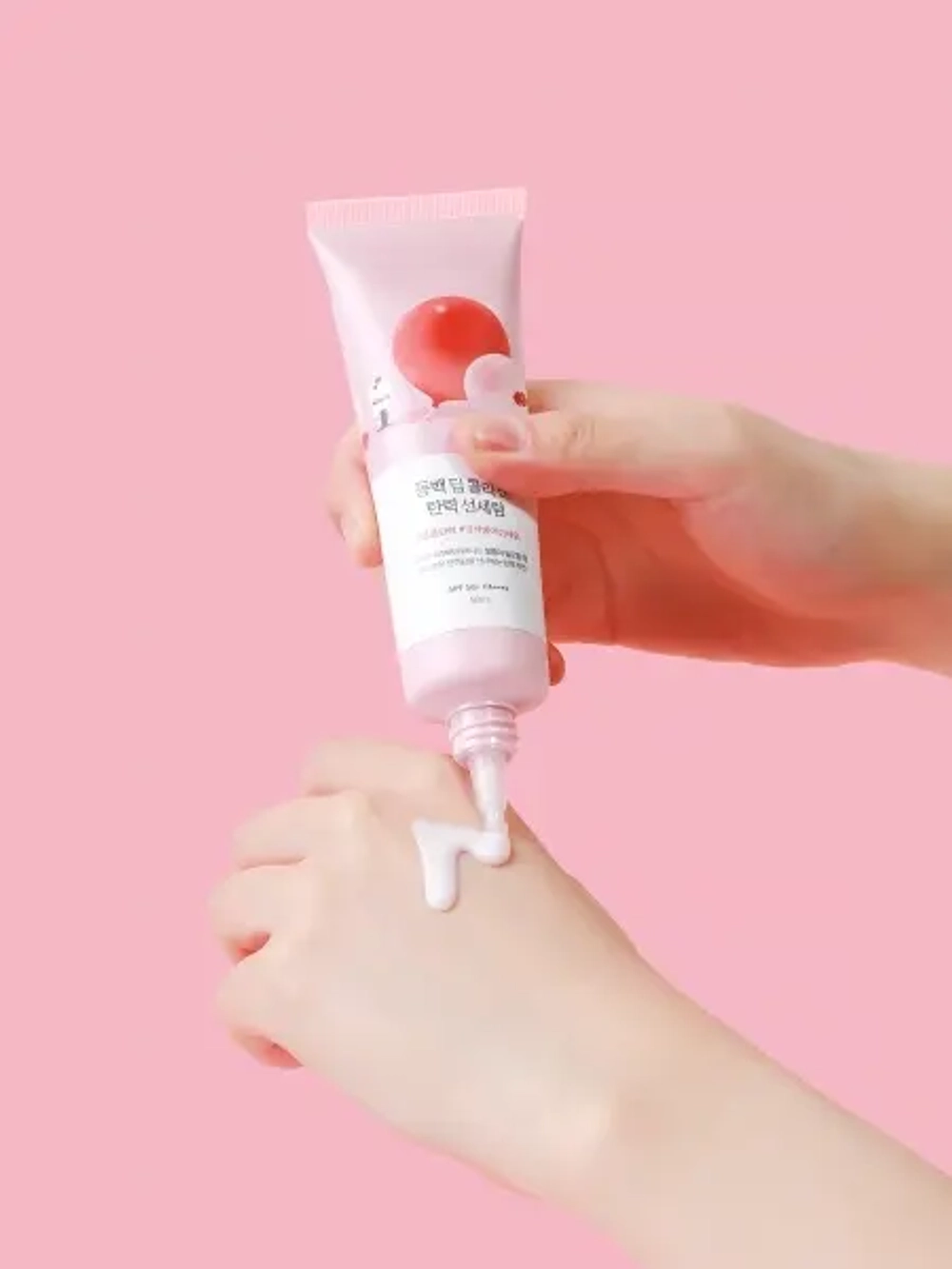 Солнцезащитная сыворотка с экстрактом камелии и коллагеном Round Lab SPF50 Camellia Deep Collagen Firming Sun Serum 50 мл