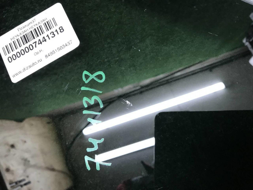 Форточка задняя левая Toyota RAV4 5 XA50 (18-нв)