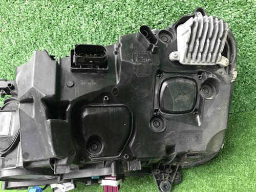 Фара правая Mercedes S W223 (20-нв) Digital Light