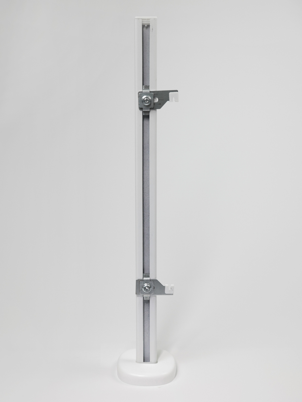 КНZ4.50 Кронштейн напольный регулируемый (высота стойки 500 мм). Крепление за скобы на задней панели радиатора