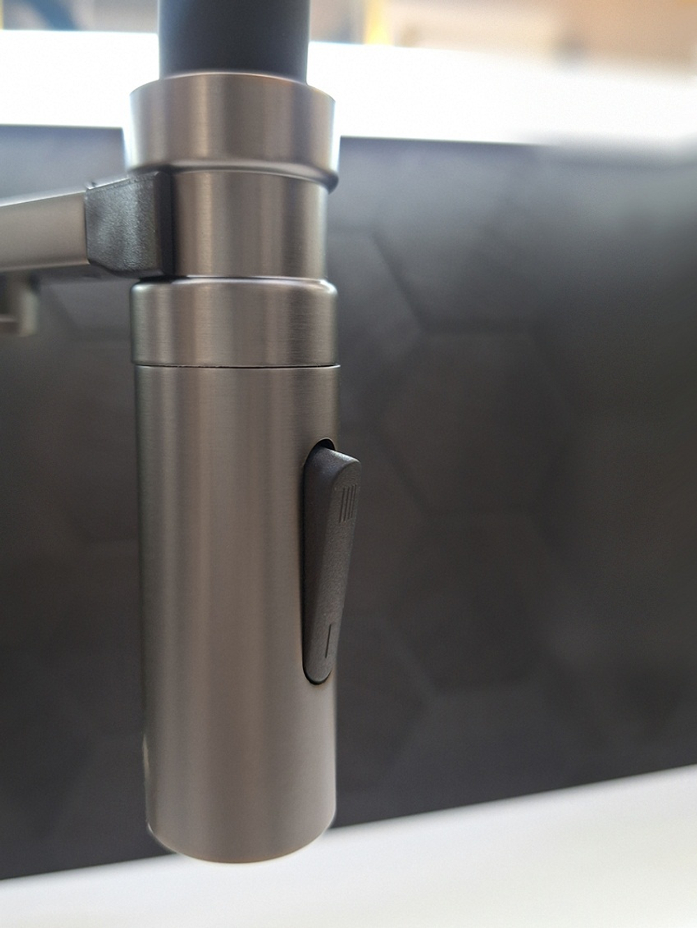 Смеситель для кухни с гибким изливом AltroBagno Flusso 050203 GM