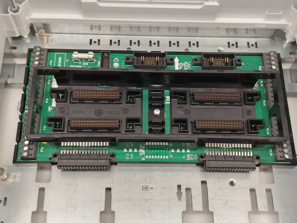 Прибор приемно-контрольный пожарный Honeywell ESSER FlexES Control FX18 18 зон FX808397