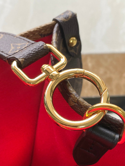 Louis Vuitton Onthego Voyage