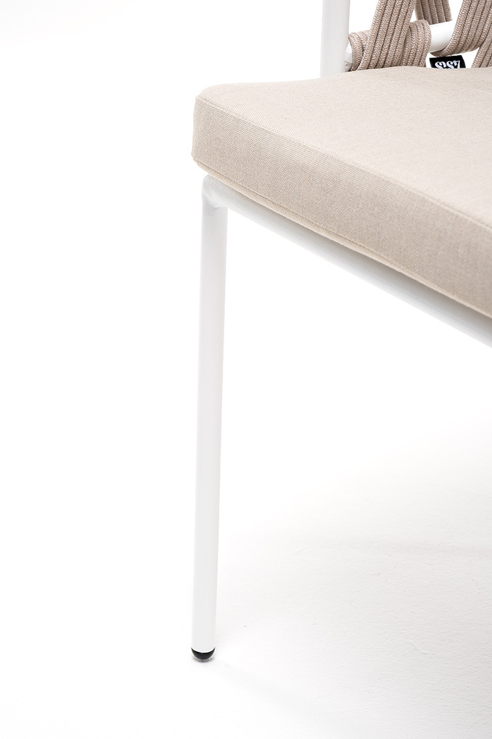 "Диего" стул плетеный из роупа, каркас из стали белый муар, роуп бежевый круглый, ткань бежевая 15052