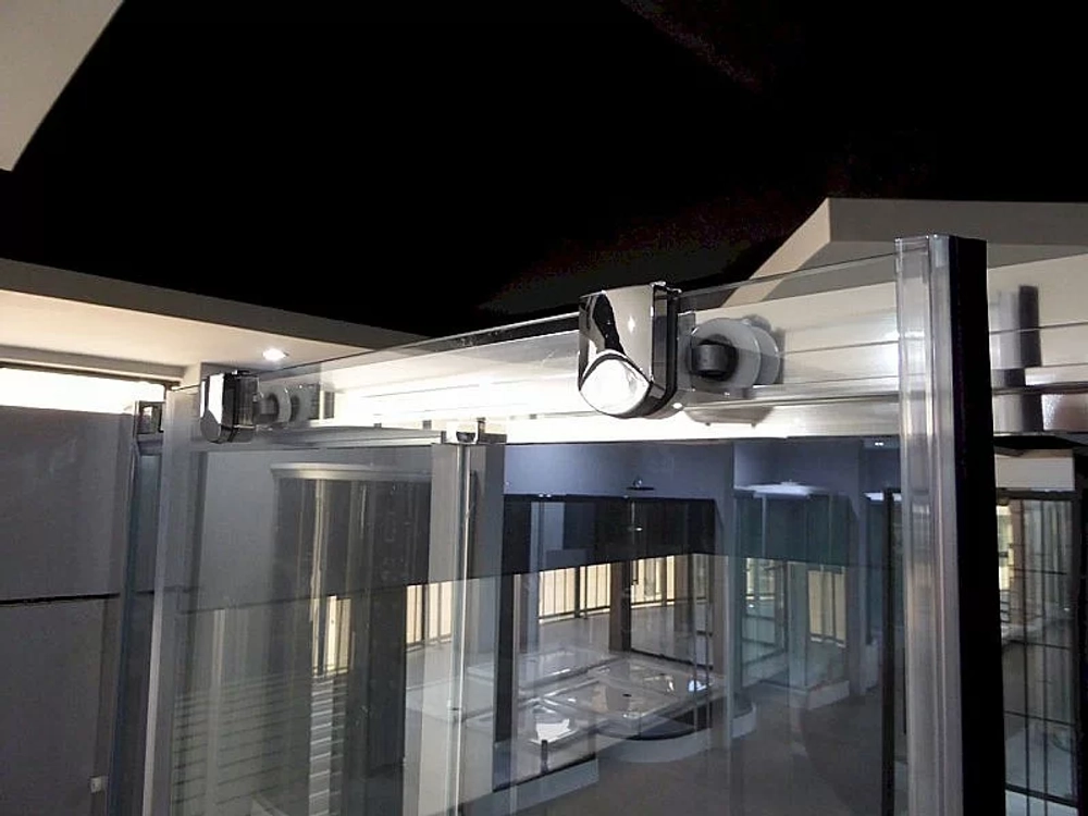Душевой уголок Esbano Flex ESOGF129PSB 120х90 стекло прозрачное/профиль черный матовый