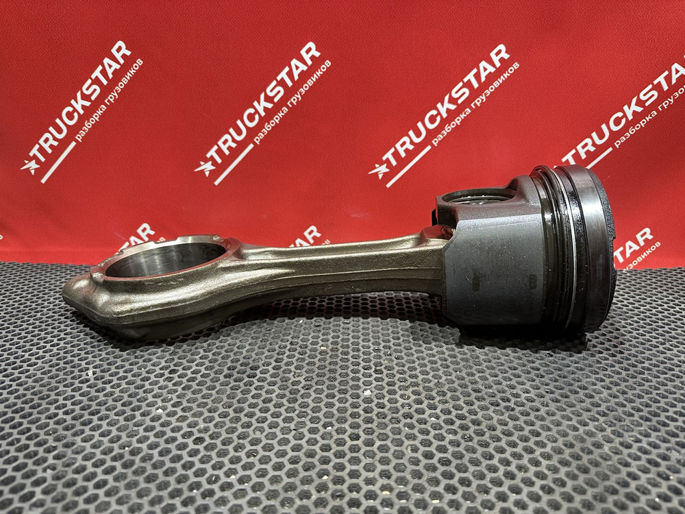 Поршень с шатуном 2019г