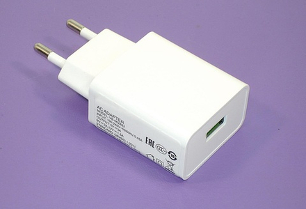 Блок питания AMPERIN MCW-1USB 5V/3A 9V/2A 12V/1.5A 18W USB Quick Charge 3.0 Белый