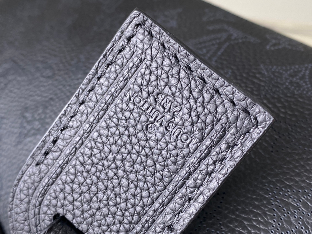 Louis Vuitton Hand It All PM
