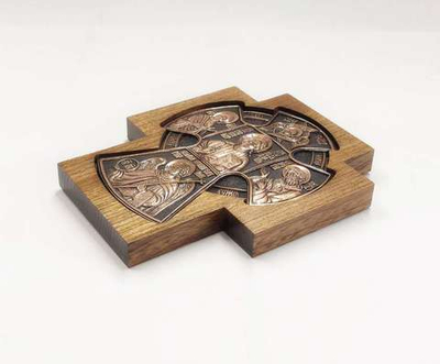 Крест большой "Царь Славы" медь в дубовой рамке