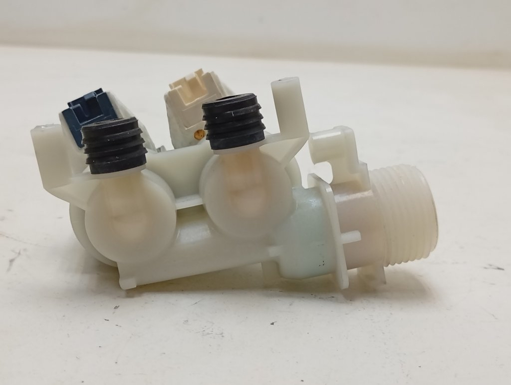 EWUC4105 кт43 Клапан залива воды для стиральных машин Indesit Ariston б/у