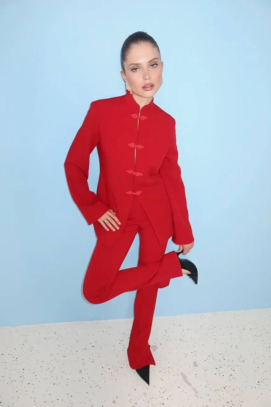 Жакет с китайскими пуговицами, Красный